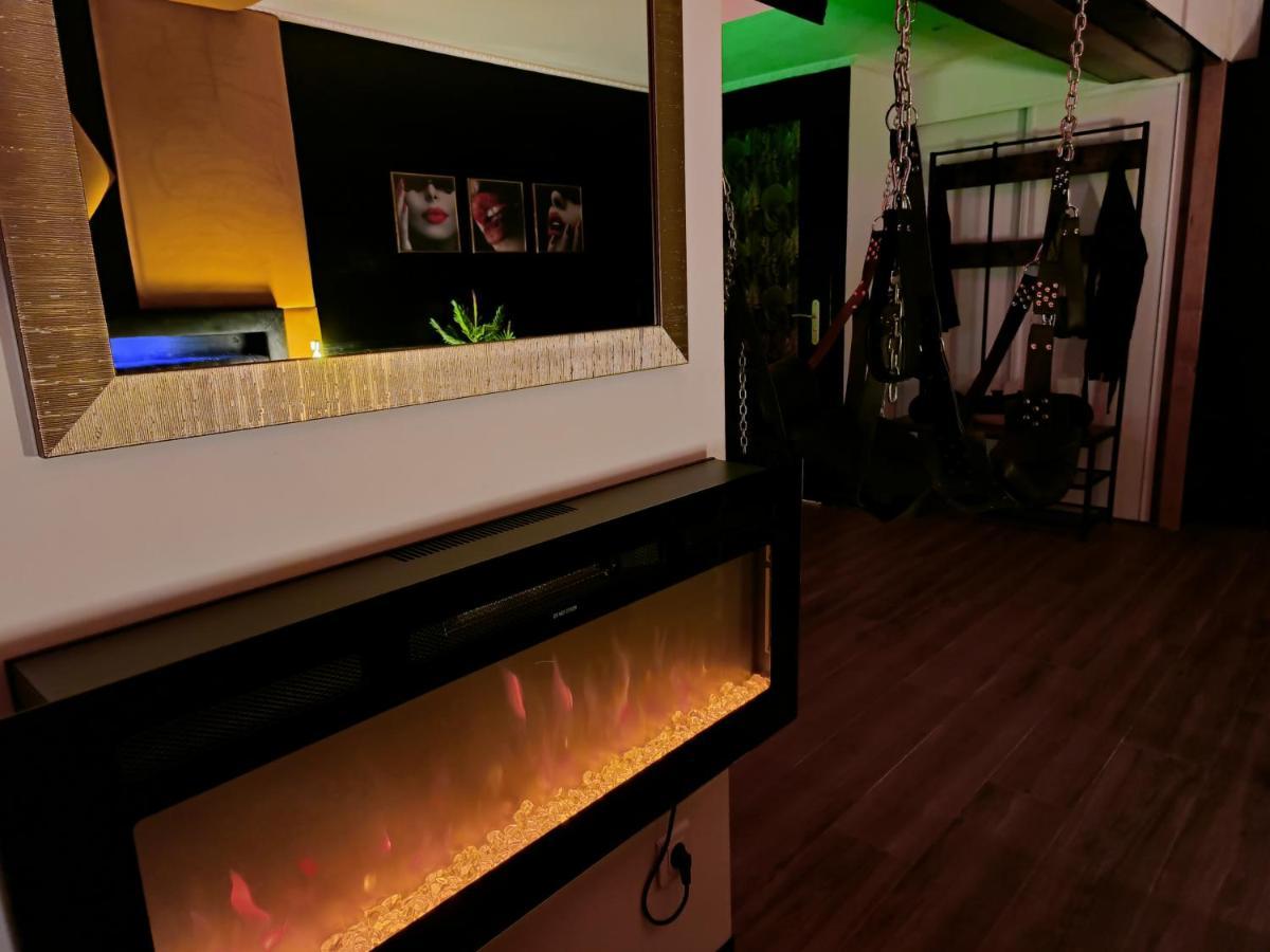 Appartement La Loveroom Bdsm De 