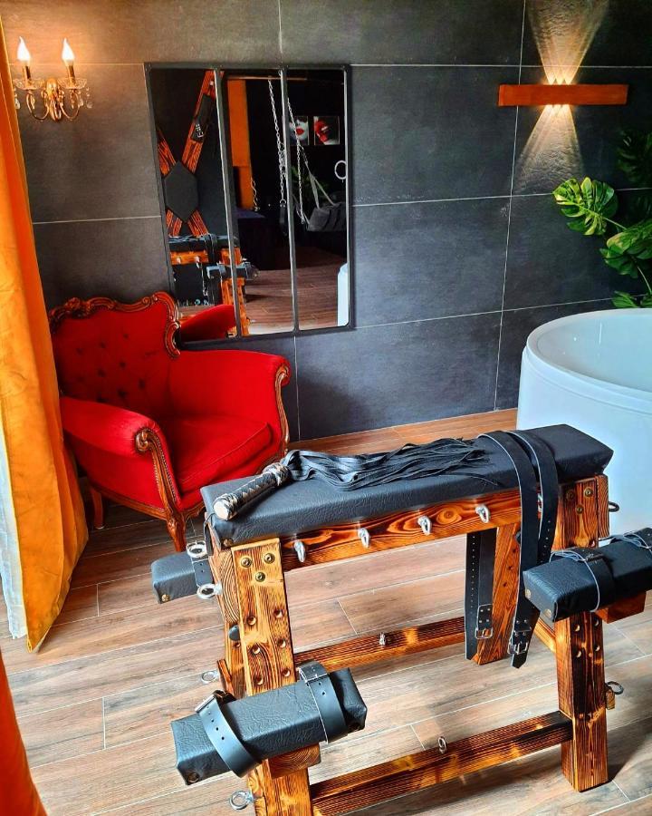 Appartement La Loveroom Bdsm De 